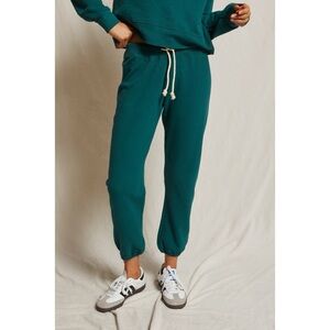 Perfect White Tee Toni French Terry Jogger In Emerald Size Small